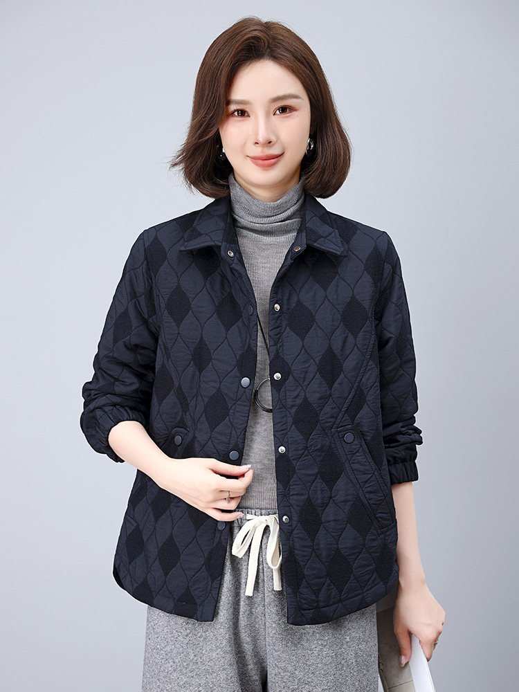 2025年秋季新款时尚休闲翻领短款小外套女,女装短外套,雪樱依海
