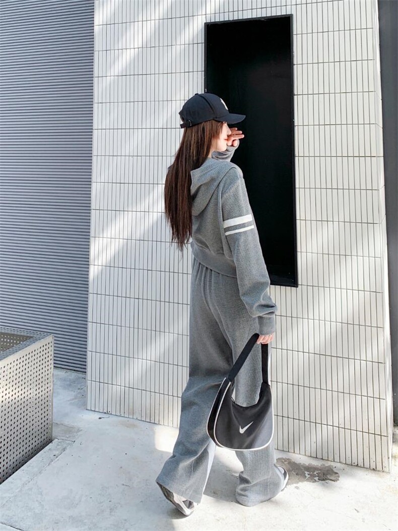 秋季新品时尚套装，女装套装/套裙，亿炫