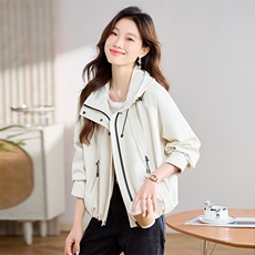 短款风衣外套女春秋2025新款韩版小个子时尚气质宽松休闲女装上衣，女装短外套，丽影随形