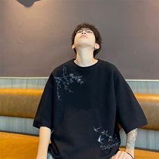 黑色