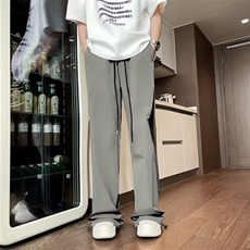 灰色