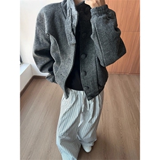 深灰色