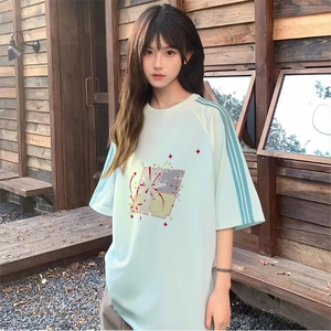 抖音得物品质二开240克宽松纯棉美式潮牌印花三条杠中性风短袖T恤图片