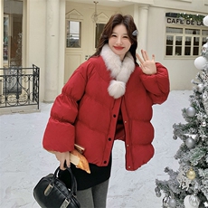 大毛领红色羽绒服女冬2025超火好看高级小众独特漂亮短款加厚外套，女装羽绒服，2C236