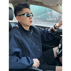 藏青色