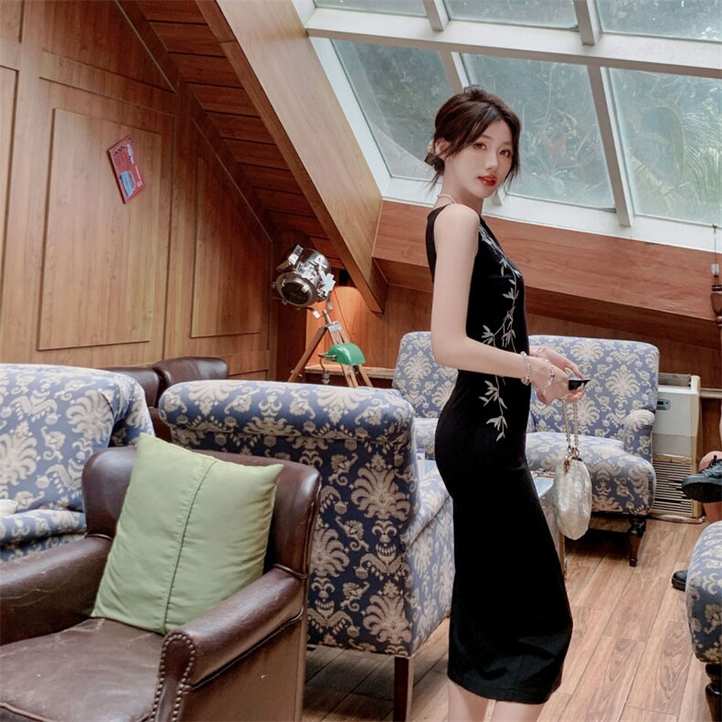 新中式风黑色一字领无袖刺绣修身连衣裙中长款L2467-P125-K165,女装连衣裙,2C276
