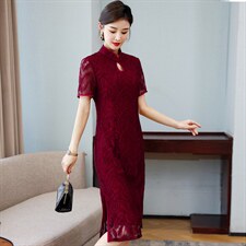 2024春夏季新款设计简约时尚喜庆中长款蕾丝婚礼旗袍连衣裙，女装汉服/婚纱/旗袍/礼服，小荷流