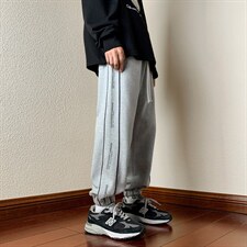 灰色