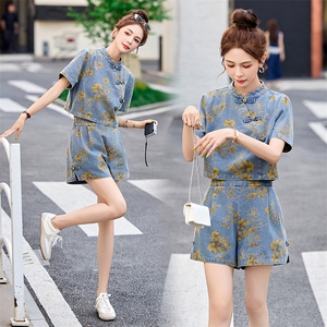 新中式复古盘扣牛仔套装女2025夏季新款小个子印花短裤两件套图片