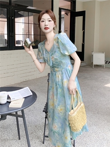 现货-2026年夏季新款韩版宽松显瘦百搭法式度假风中长款连衣裙女图片
