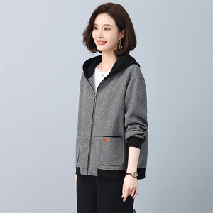 运动卫衣女2025新款时尚春秋穿搭一整套小个子搭配妈妈图片