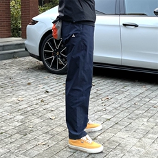 藏青色