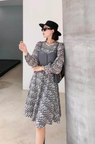 秋季新款连衣裙，女装连衣裙，芯俪歌 芭绯