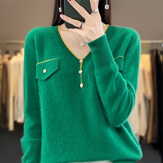 深绿色