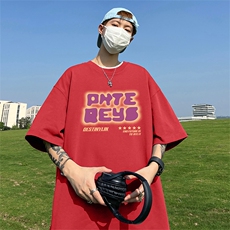 酒红色