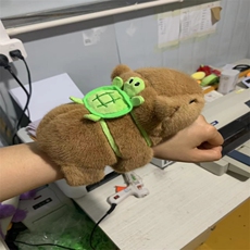 佳旺毛绒玩具 水豚棕色手趴环