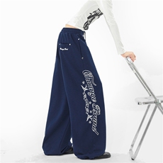 藏青色