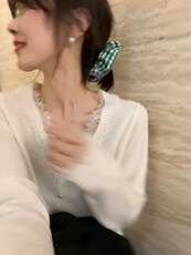法式高级感蕾丝V领针织羊毛衫女白色气质薄款精致显瘦毛衣外套，女装针织衫/毛衣，雪真羊绒