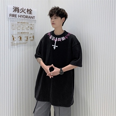 黑色