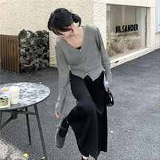 法式温柔风针织开衫吊带连衣裙套装女2025秋季新款轻熟气质两件套，女装套装/套裙，维壹