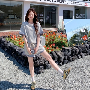 2025年夏季新款时尚套装女撞色格子提花休闲上衣高腰短款两件套潮图片