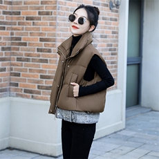 欧货2024冬新款牛仔拼接90白鸭绒羽绒服马夹女短款时尚宽松外套，女装羽绒服，曼娅璐