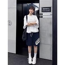 藏青色