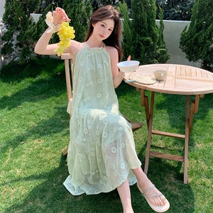 法式绝美挂脖连衣裙女2025夏季新款超好看独特漂亮海边度假风长裙图片