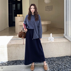 松弛感条纹衬衫半身裙套装女春秋俏皮活泼两件套又a又飒御姐超火，女装套装/套裙，2C129