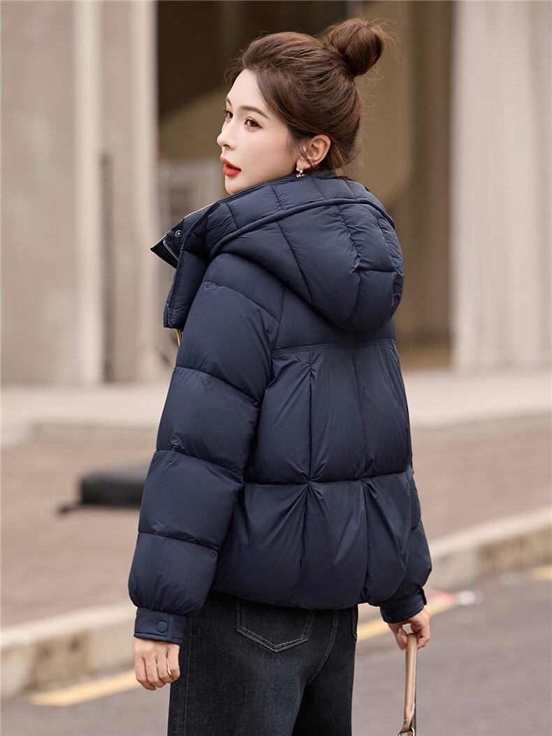 时尚撞色藏青色连帽羽绒服女2025冬季新款洋气宽松保暖白鸭绒外套,女装羽绒服,艾尚靓装