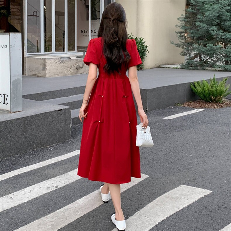 2025夏季法式气质赫本小红裙子高级感泡泡袖收腰结婚订婚连衣裙女,女装连衣裙,超帛