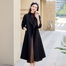 轻奢折扣剪标大牌原单尾单新款中长款级感宽松收腰女系带翻领风衣，女装风衣，火爆靓佳人