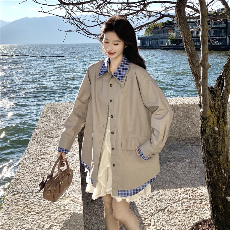 韩系格子拼接卡其色翻领衬衫外套女2026春秋新款宽松休闲工装夹克，女装短外套，艾米莉亚