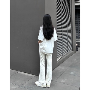已授权  高街vibe美式街头白色牛仔裤修身直筒微喇工装裤图片