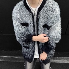 灰黑色
