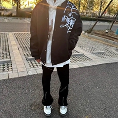 黑色
