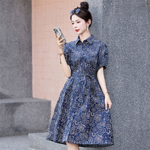 时尚洋气复古法式收腰显瘦碎花连衣裙女夏季2025新款潮流翻领裙子图片
