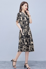 连衣裙2023年夏季潮流舒适简约时尚中长款圆领碎花，女装连衣裙，贵人树