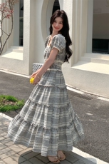 法式复古方领泡泡袖连衣裙女2025夏季高腰显瘦格纹长裙一字领裙子，女装连衣裙，浙宝285（原212）