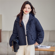 现货!2025年冬季时尚连帽加厚女外套，女装棉衣/棉服，依恋蒂丝