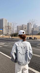 后背刺绣图案外套图片