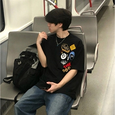 黑色