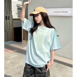 抖音得物品质二开240克宽松纯棉美式潮牌印花三条杠中性风短袖T恤图片
