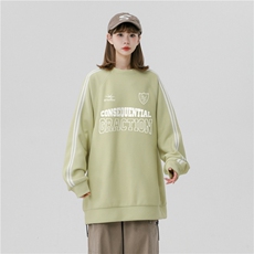 黄绿色