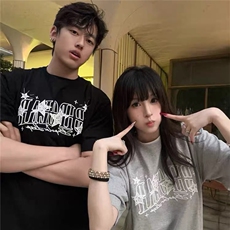 黑色