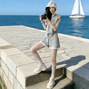 欧系潮牌时尚休闲套装女夏新款洋气减龄蕾丝连帽短袖短裤显瘦套装图片