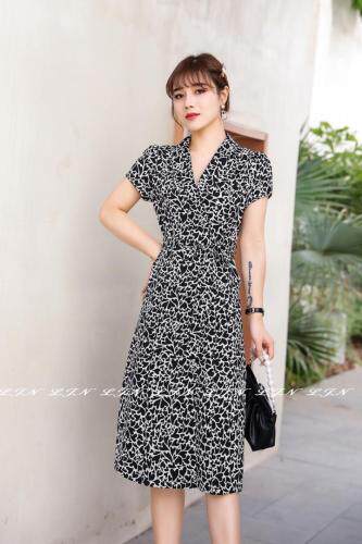 花色气质连衣裙，女装连衣裙，莲佳妮