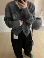 时尚百搭纯毛圆领刺绣小雏菊开衫显瘦修身针织毛衣外套，女装针织衫/毛衣，百纯羊绒