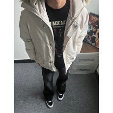 米白色