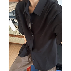 黑色